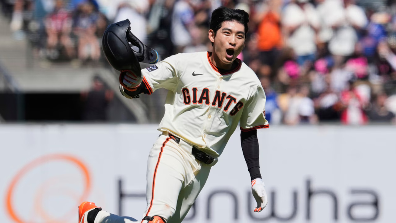 Jung Hoo Lee Sempat Ditahan Imigrasi, Giants Pastikan Administrasi Beres