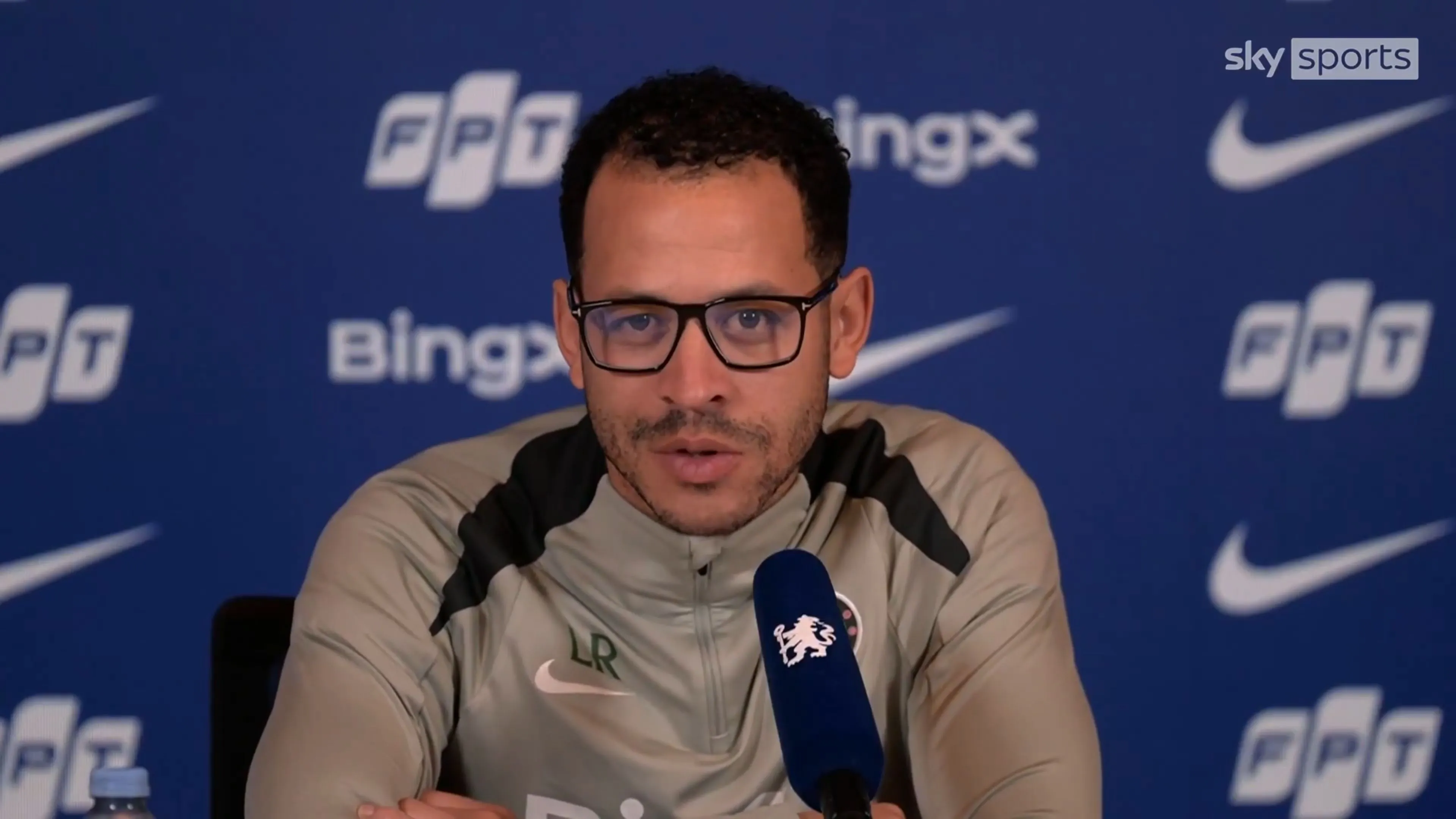 Rosenior Bantah Rumor Transfer Cole Palmer di Chelsea - sumber: (chelseanews)