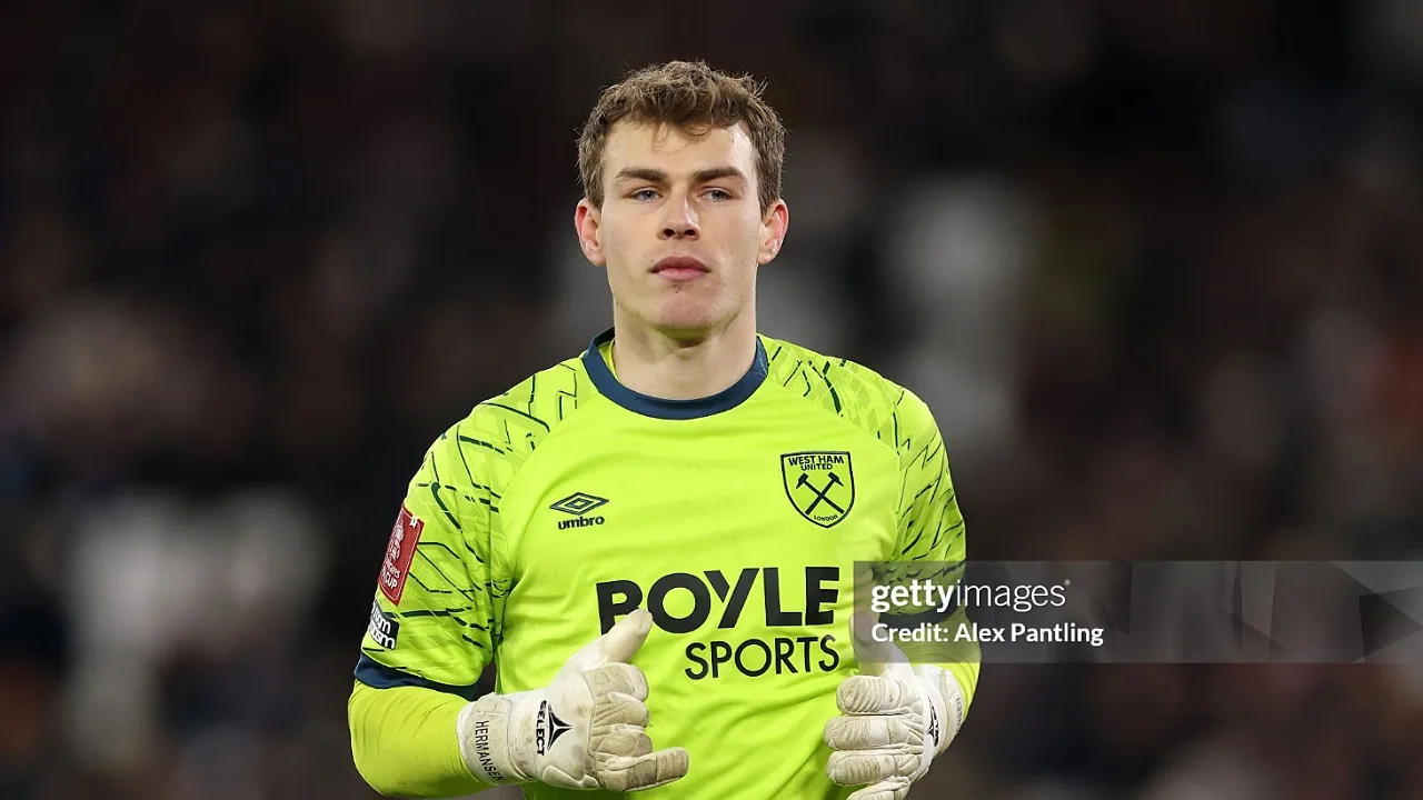 Tottenham dan West Ham ingin bertukar kiper cadangan