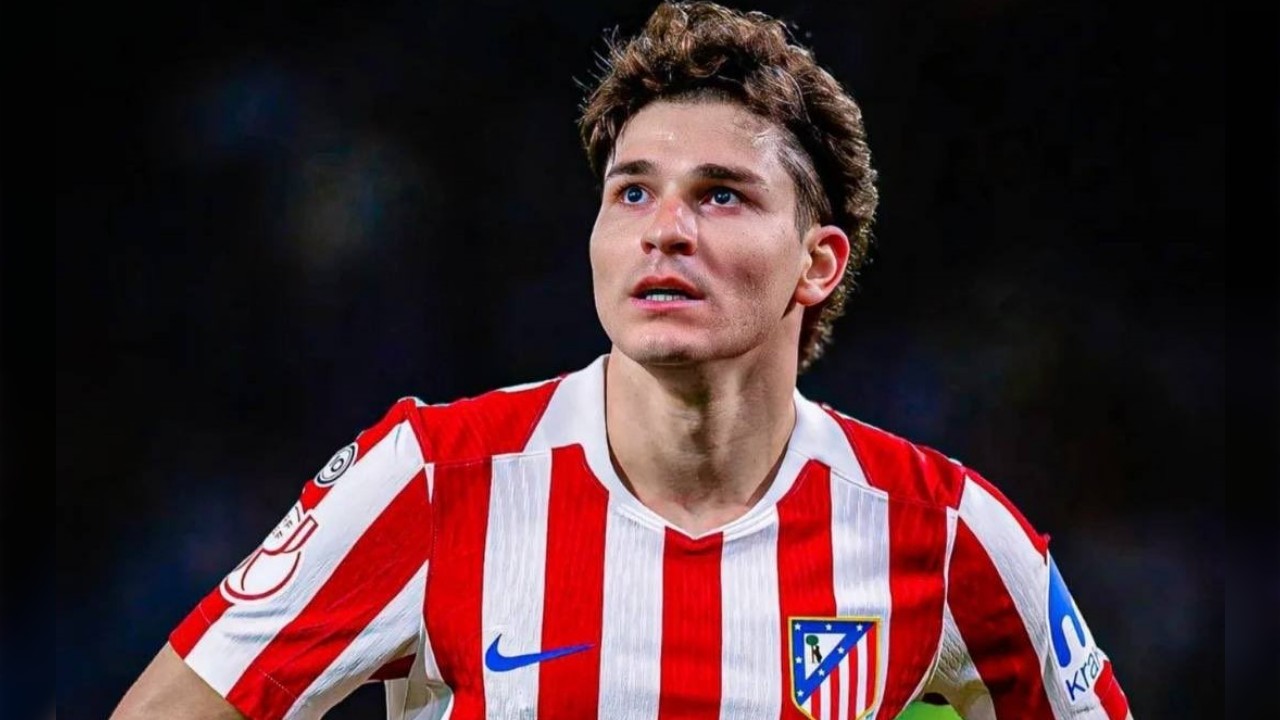 Agen Julian Alvarez Bantah Pertemuan Dengan Barcelona