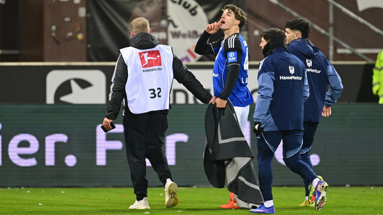 Bek Hamburg Luka Vuskovic Ngamuk Usai Fans St. Pauli Hina Keluarganya