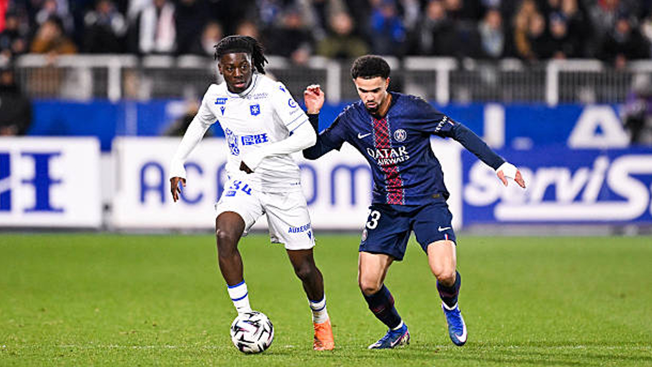 Paris Saint-Germain Taklukkan Auxerre, Warren Zaire-Emery Buat Sejarah