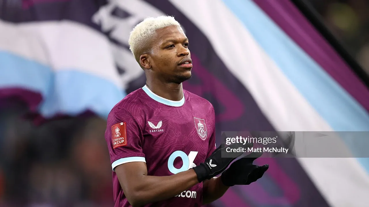 Gelandang Burnley, Florentino Luis