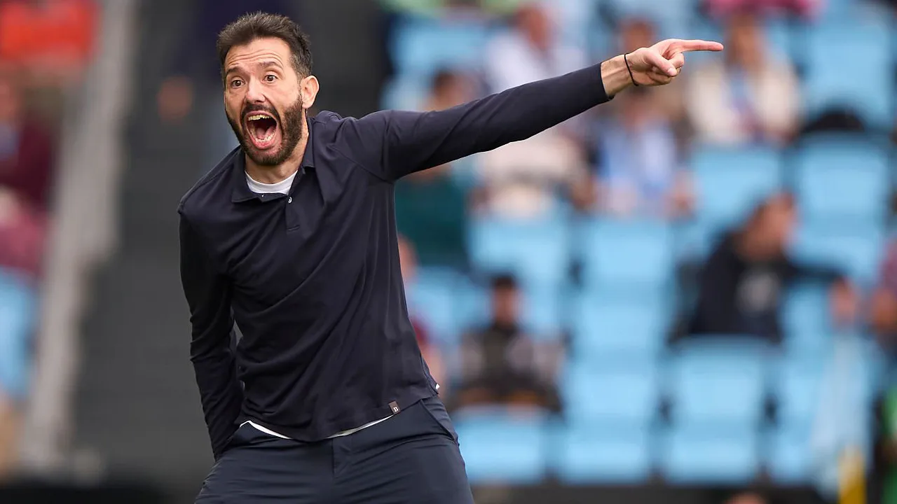 Soal Minimnya Aktivitas Transfer Valencia, Carlos Corberan Buka Suara