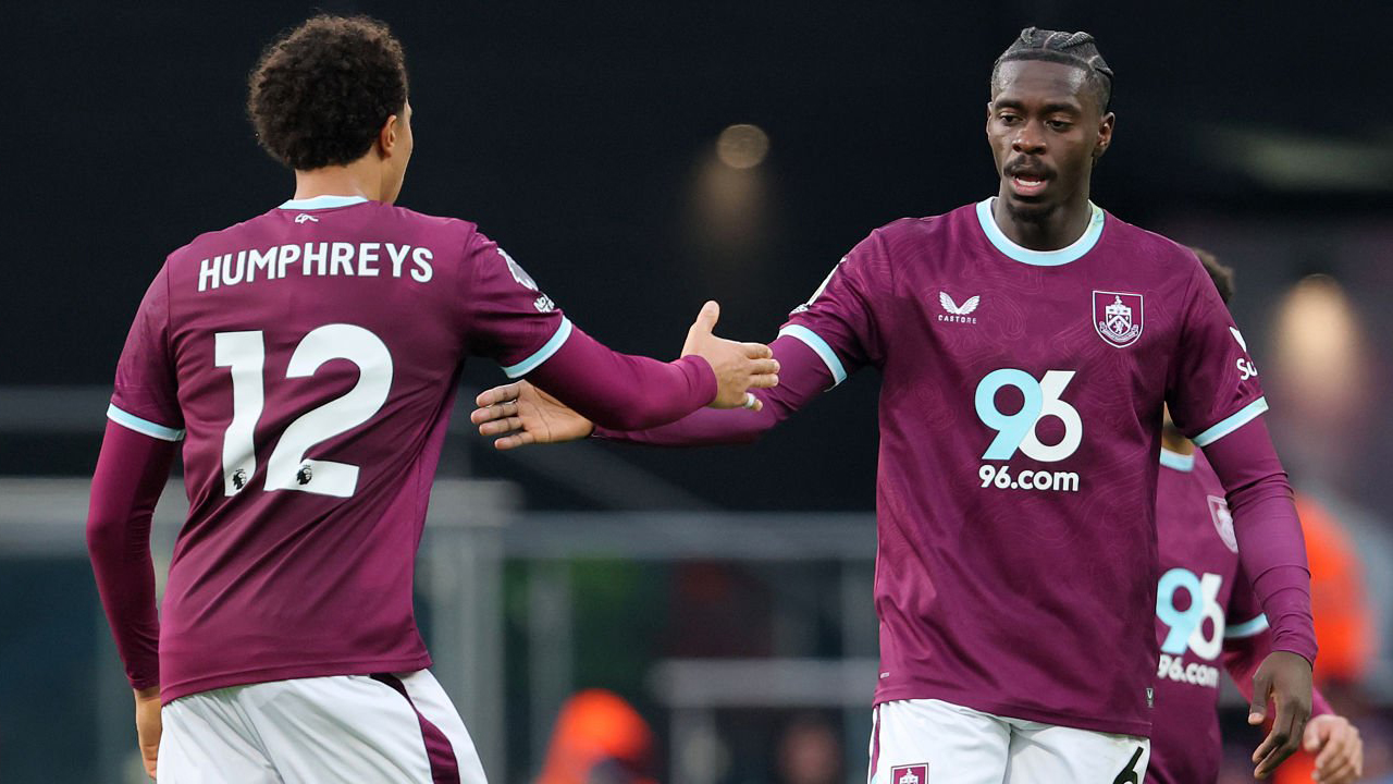 Axel Tuanzebe Kecewa, Kemenangan Burnley Sirna di Menit Akhir