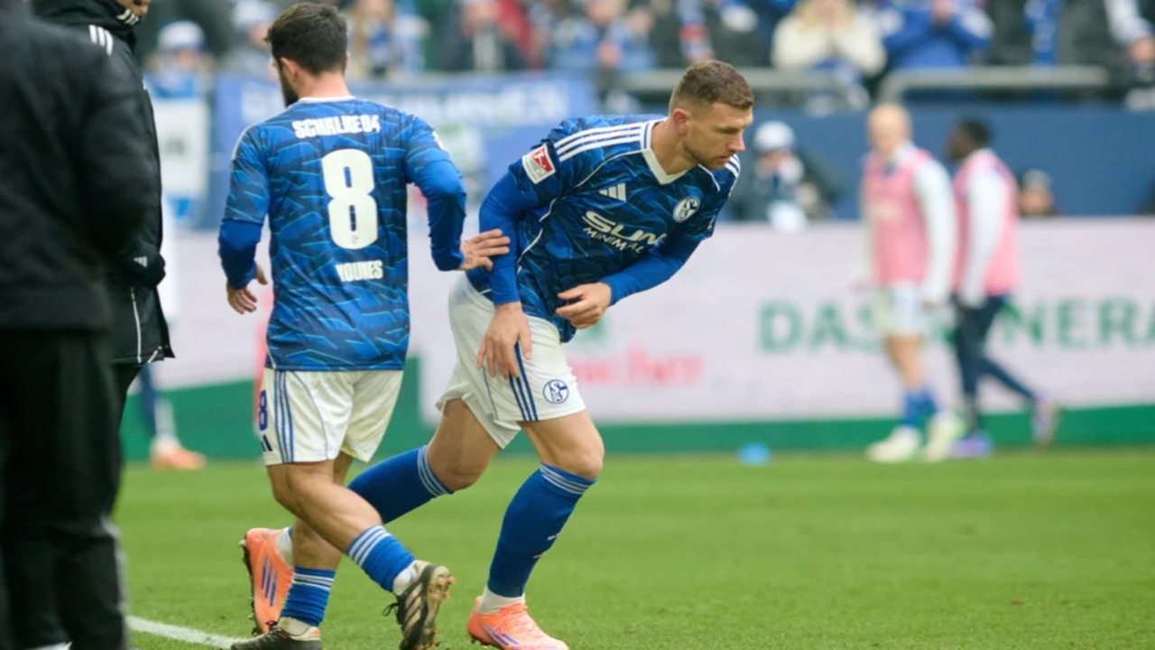 Baru Debut, Edin Dzeko Langsung Jadi Pahlawan FC Schalke 04