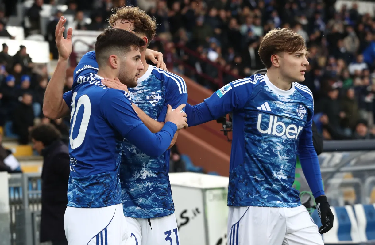 Cesc Fabregas Menginspirasi Kemenangan Como 6-0 atas Torino - sumber: (footballitalia)