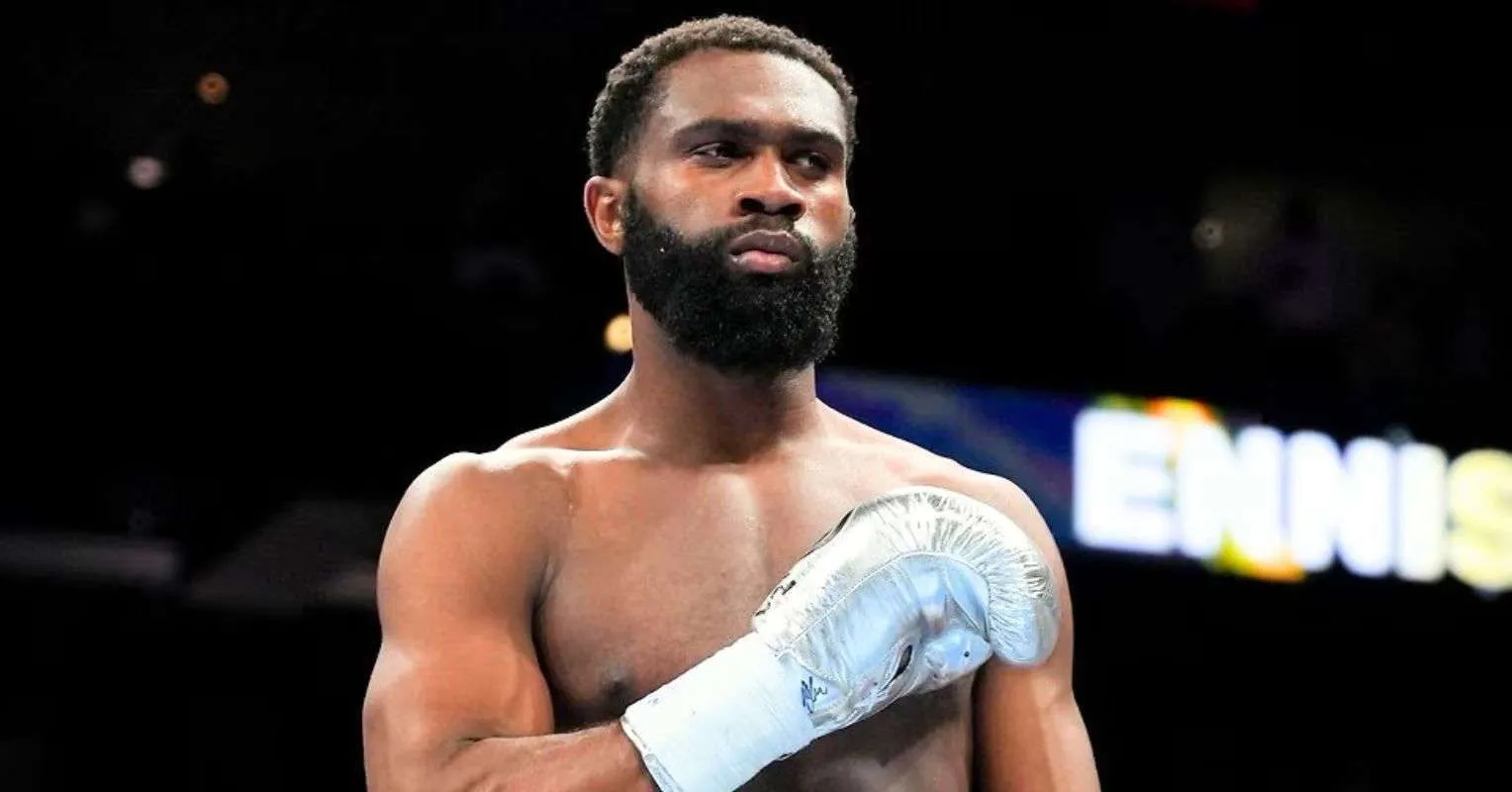 Eddie Hearn Ungkap Lawan Potensial Baru untuk Jaron Ennis - sumber: (secondsout)