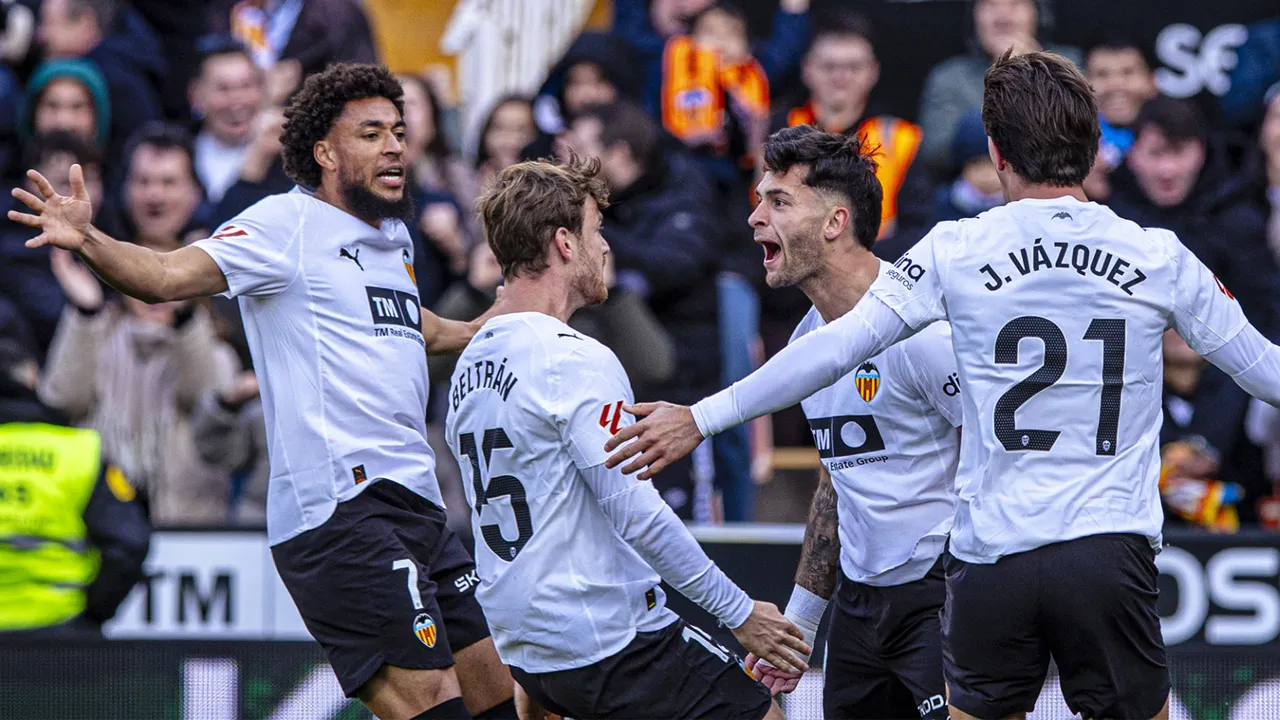 Hugo Duro Puji Performa Valencia Usai Kalahkan Espanyol