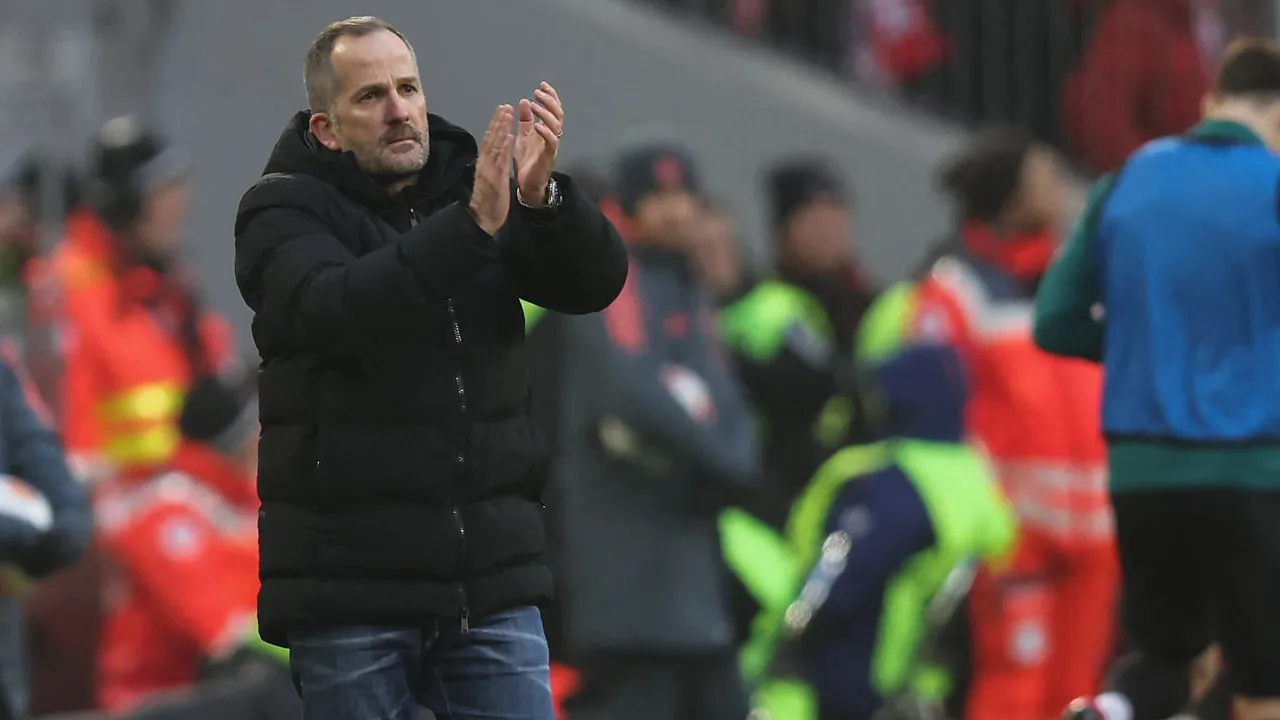 Pelatih FC Augsburg, Manuel Baum.