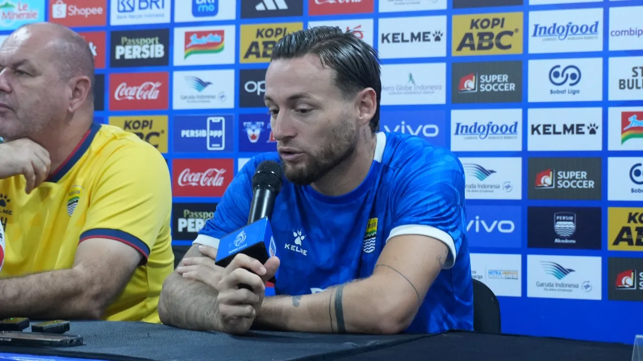 Marc Klok menilai perombakan di paruh musim jamin tim pesaing lebih kuat