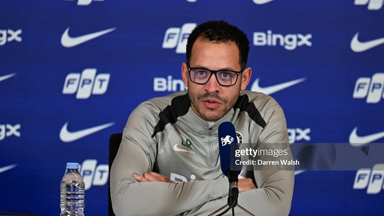 Pelatih kepala Chelsea, Liam Rosenior
