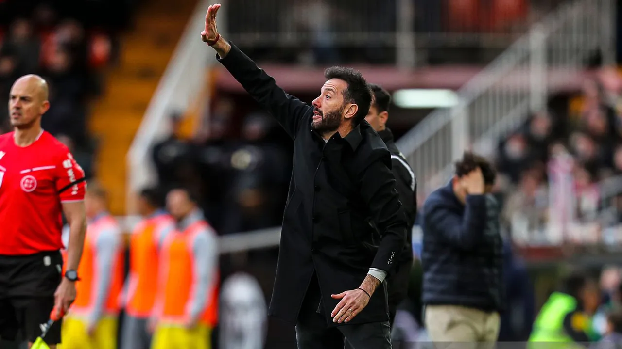 Valencia Kalahkan Espanyol di Menit Akhir, Ini Kata Carlos Corberan