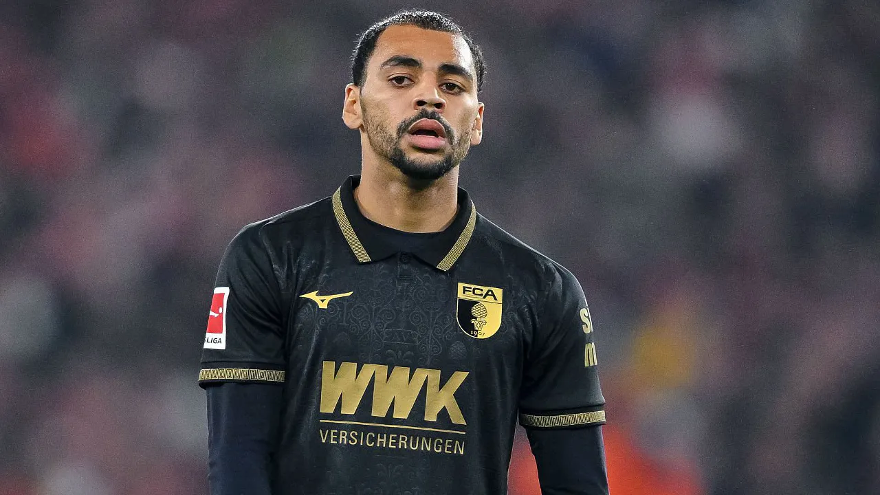 Penyerang FC Augsburg, Alexis Claude-Maurice.