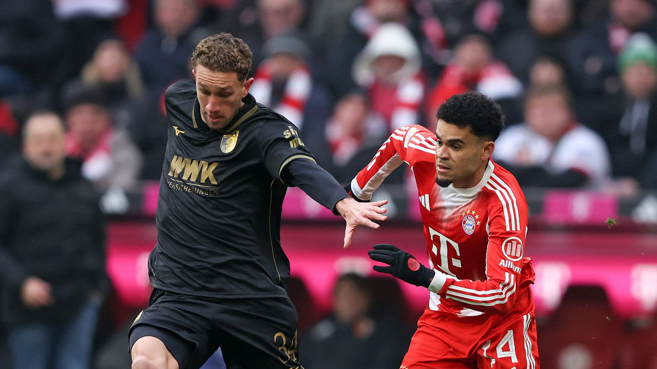 Arthur Chaves Bahagia Usai Bantu Augsburg Kalahkan Bayern