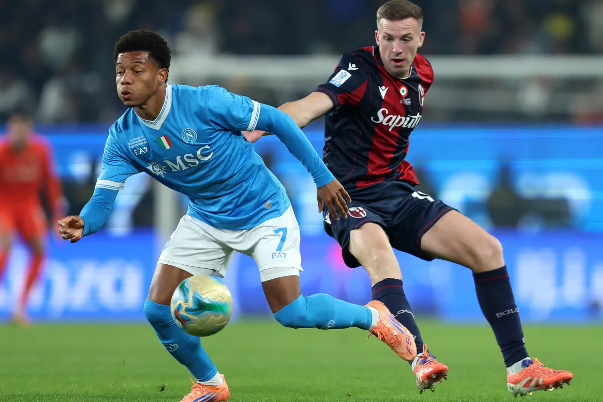 David Neres Jalani Operasi Pergelangan Kaki di London - sumber: (footballitalia)