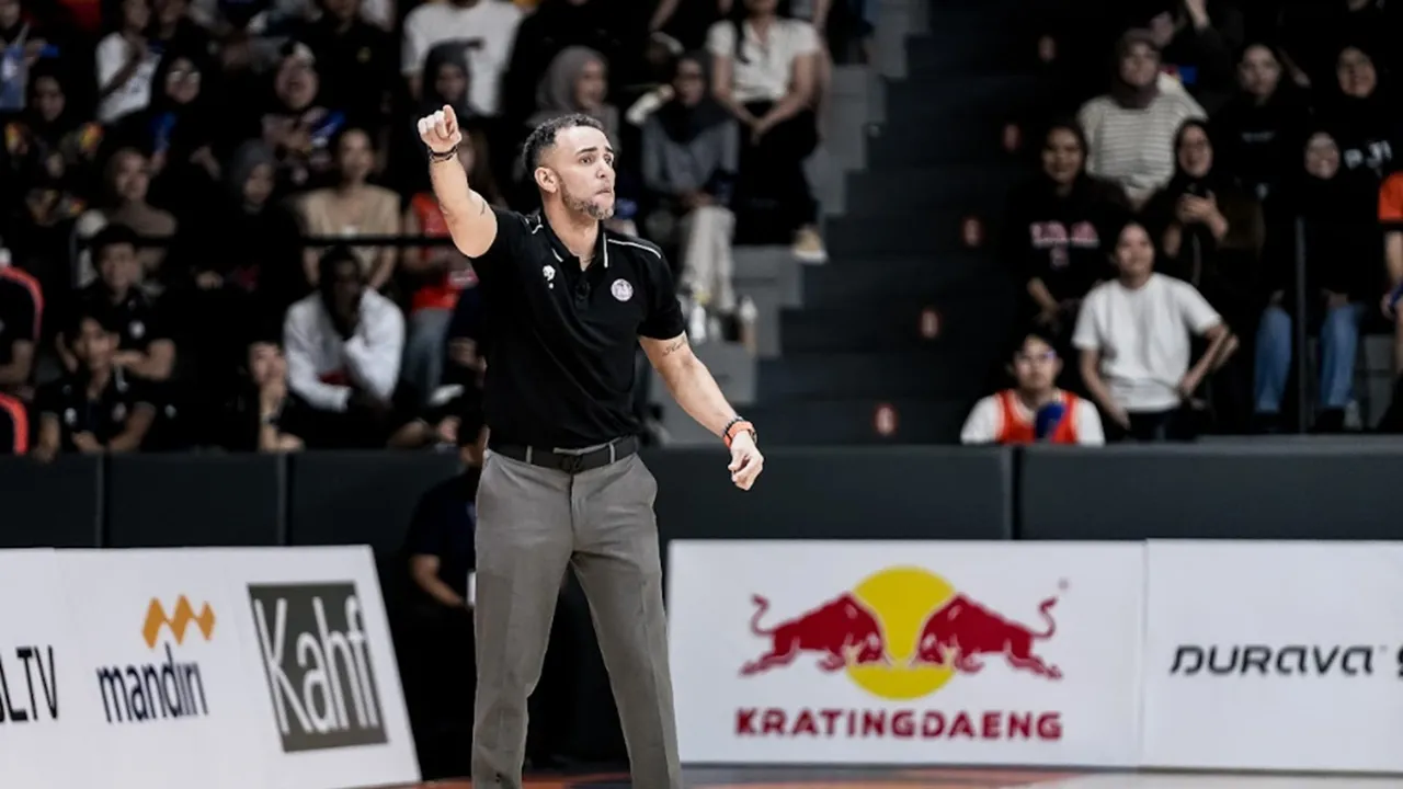 David Singleton Senang Pelita Jaya Bisa Bantai Kesatria Bengawan Solo