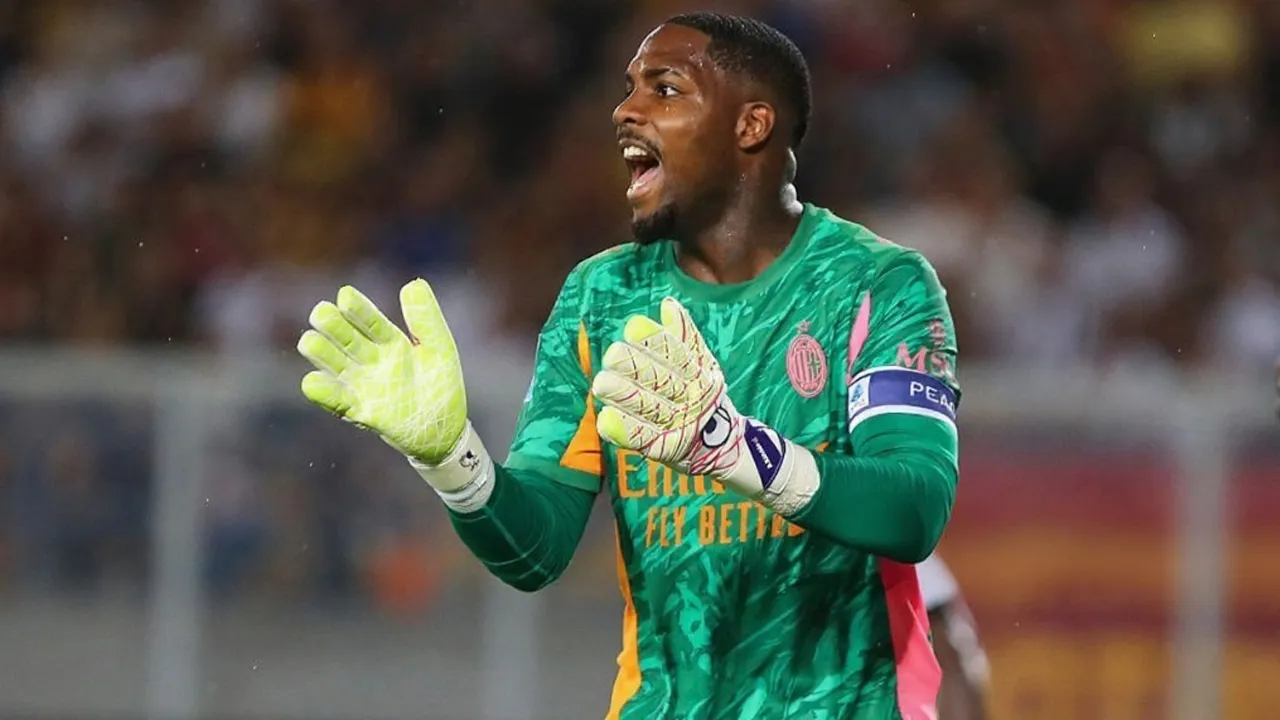 Kecewa Putusan Wasit, Mike Maignan: Apa Bartesaghi Harus Potong Tangan?