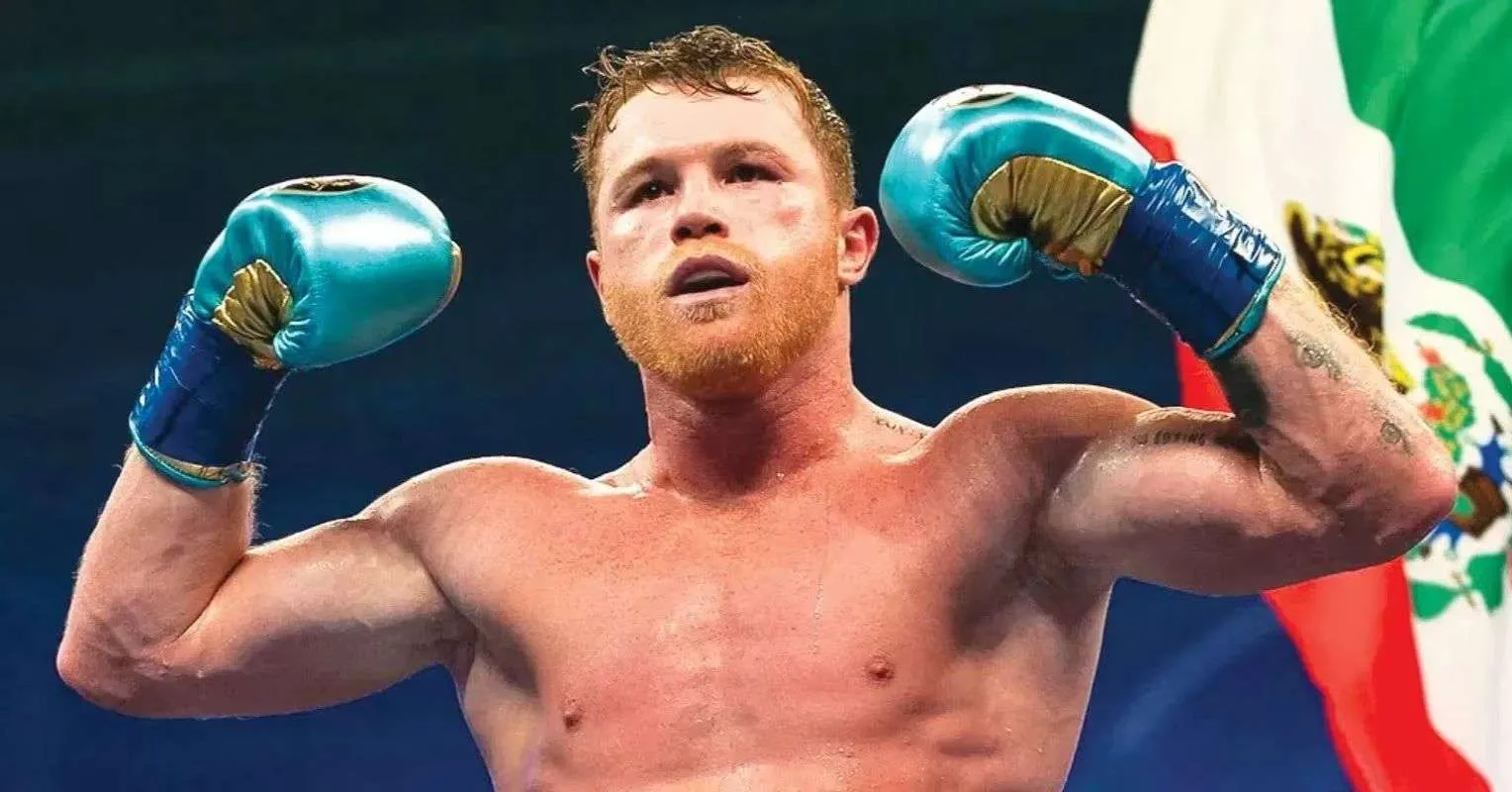 Legenda Sebut Canelo Tak Mampu Bertarung Lagi - sumber: (secondsout)