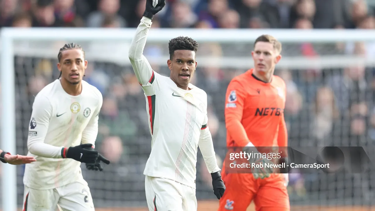 Estevao dipuji pelatih Chelsea, Liam Rosenior