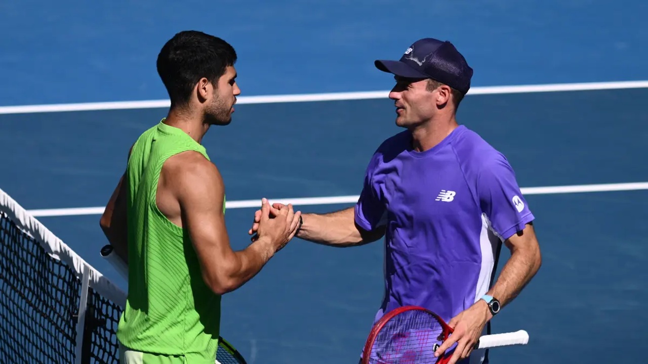 Tak Ada Pembelaan, Tommy Paul Akui Carlos Alcaraz Buat Dirinya Tak Berdaya