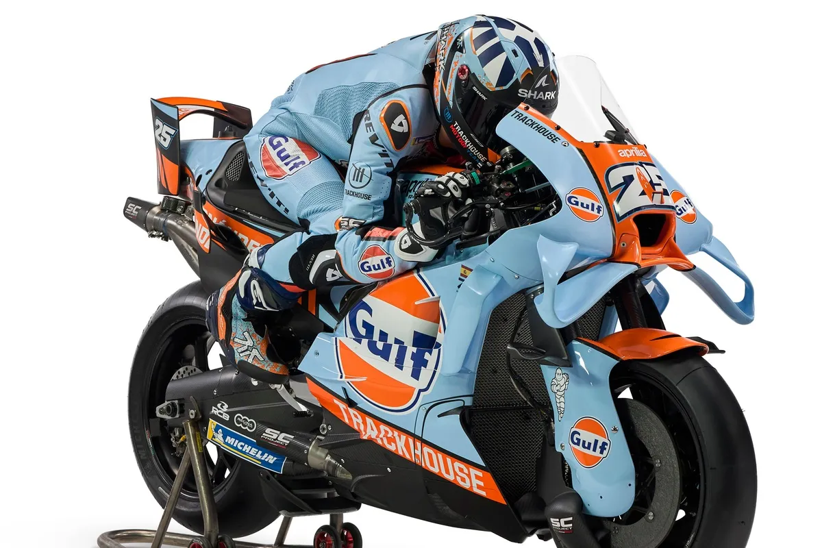 Trackhouse Perkenalkan Dua Livery Baru Aprilia RS-GP26 - sumber: (motorsport)