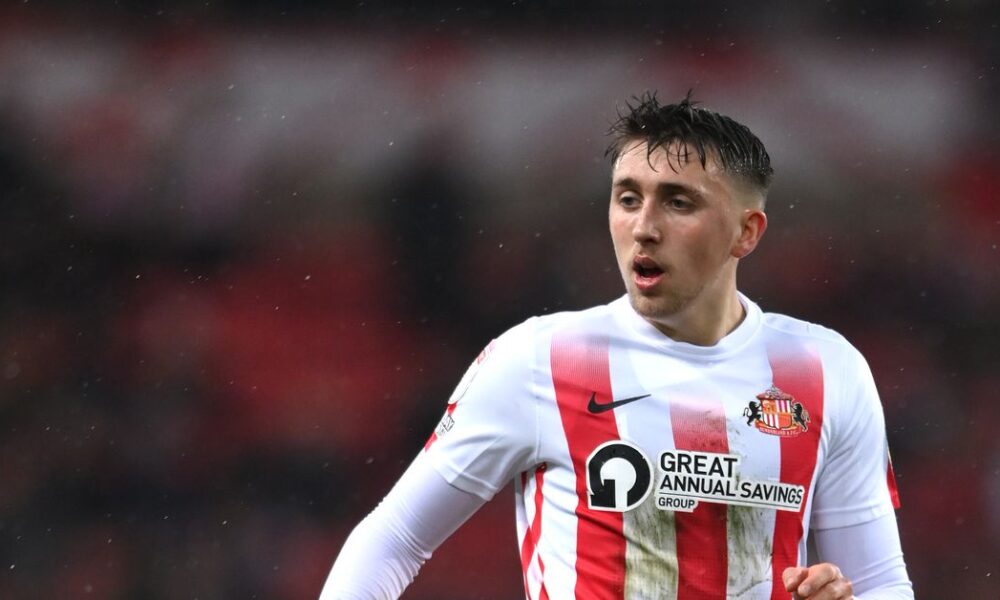 West Ham Unggul dalam Perebutan Gelandang Dan Neil