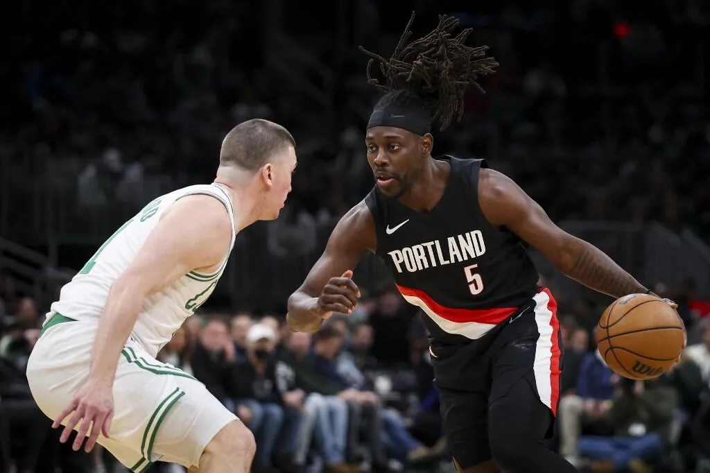 Celtics Sambut Jrue Holiday dengan Hangat di TD Garden - sumber: (mainbasket)