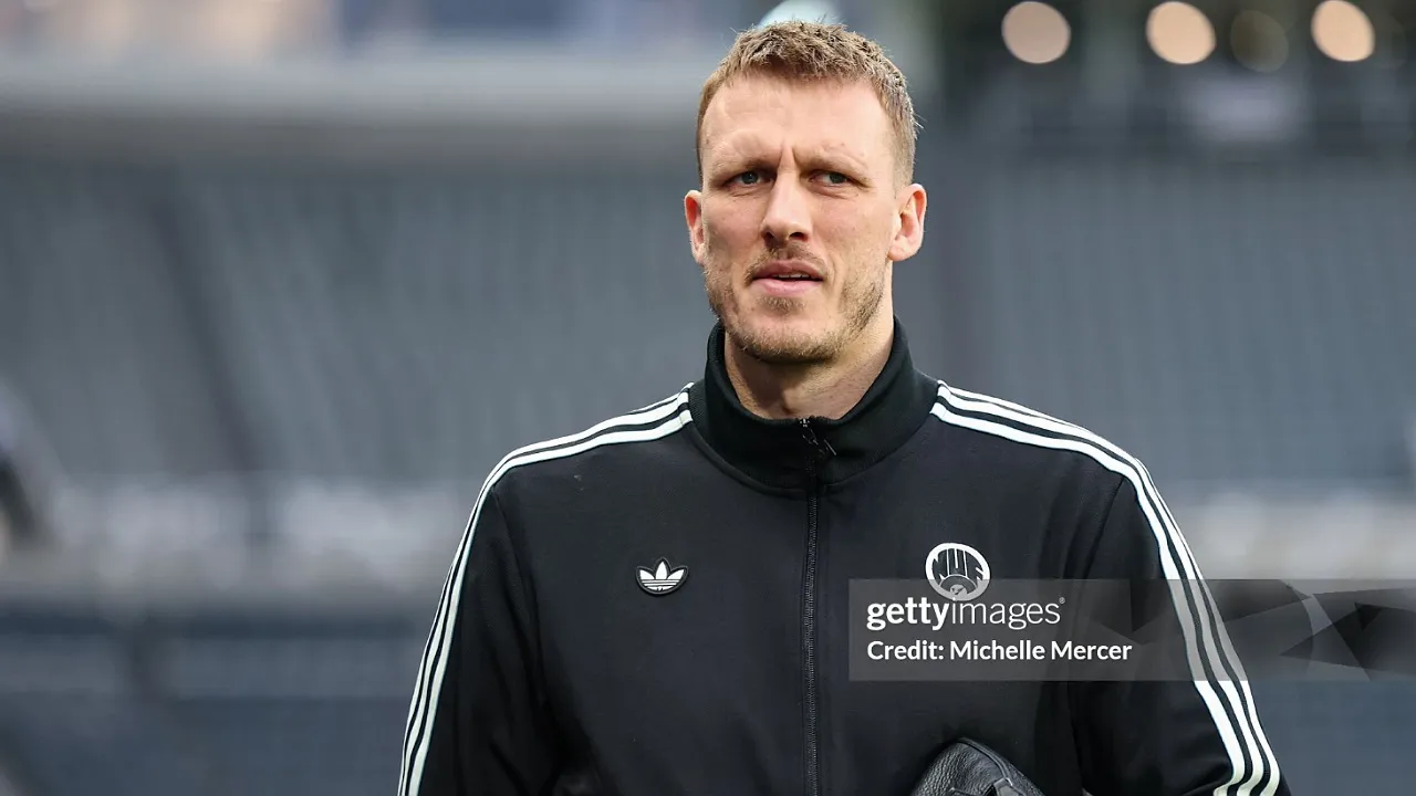 Bek Newcastle United, Dan Burn