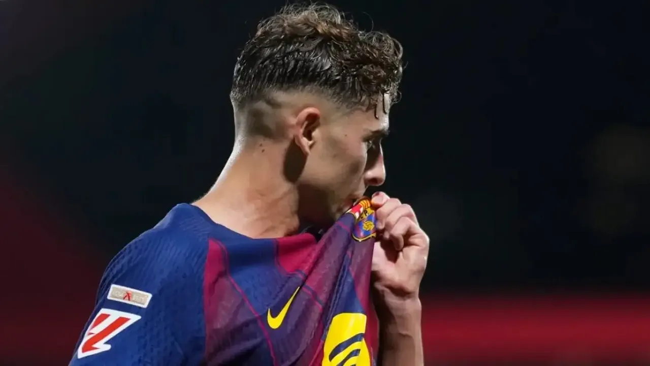 Dani Olmo senang lihat Fermin Lopez tak jadi hengkang dari Barcelona.