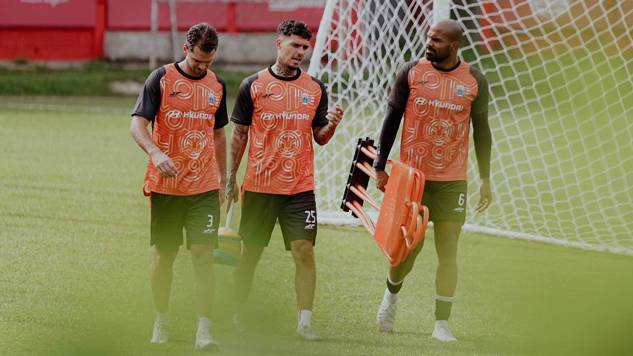 Mauricio Souza Pastikan Shayne Pattynama Siap Tampil Kontra Persita