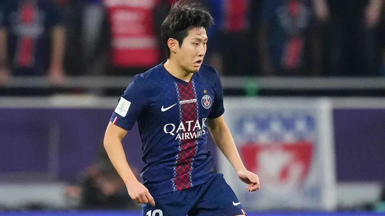 Gelandang serang PSG, Lee Kang-in