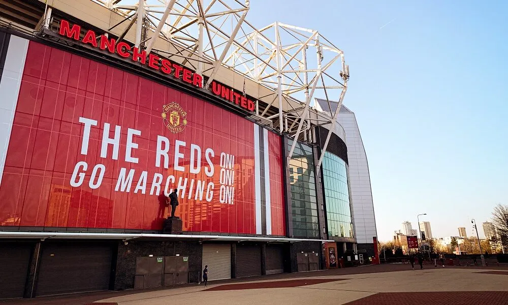 Cedera Panjang Menimpa Bek Kiri Man Utd, Patrick Dorgu - sumber: (footballtalk)