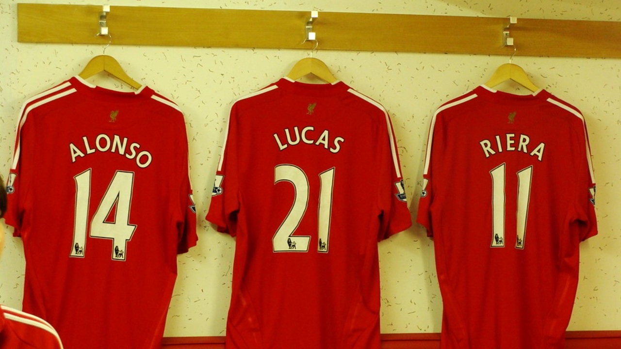 Eintracht Frankfurt Segera Tunjuk Legenda Liverpool FC Jadi Pelatih Baru