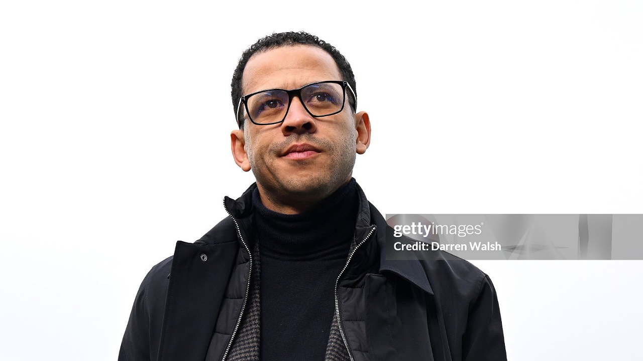 Liam Rosenior akan Bertemu Anselmino, Enggan Bahas Masa Depan Sterling