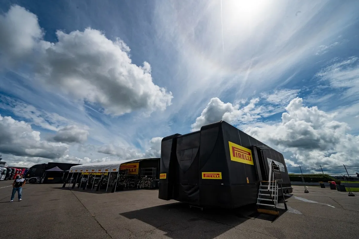 MotoGP 2026: Empat Tes Dijadwalkan, Dua Gunakan Ban Pirelli - sumber: (motorsport)