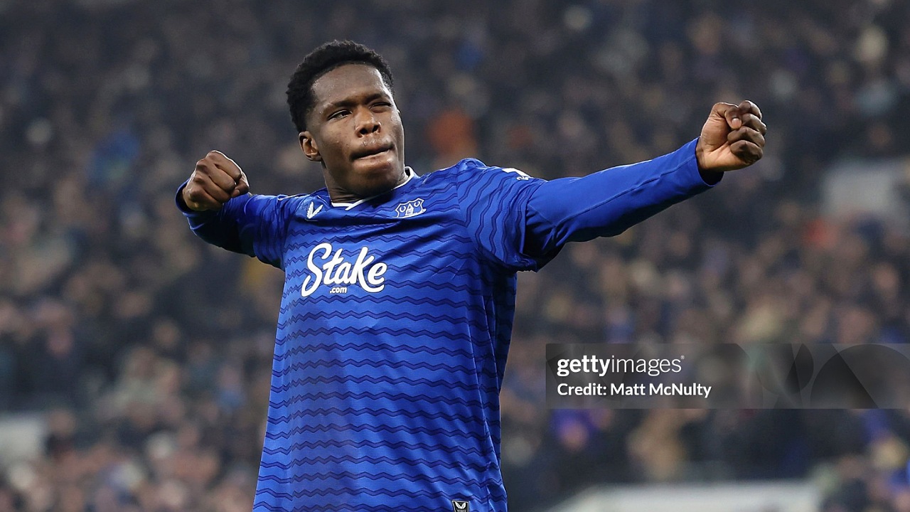 Thierno Barry Siap Bungkam Kritik dan Terus Berkembang di Everton