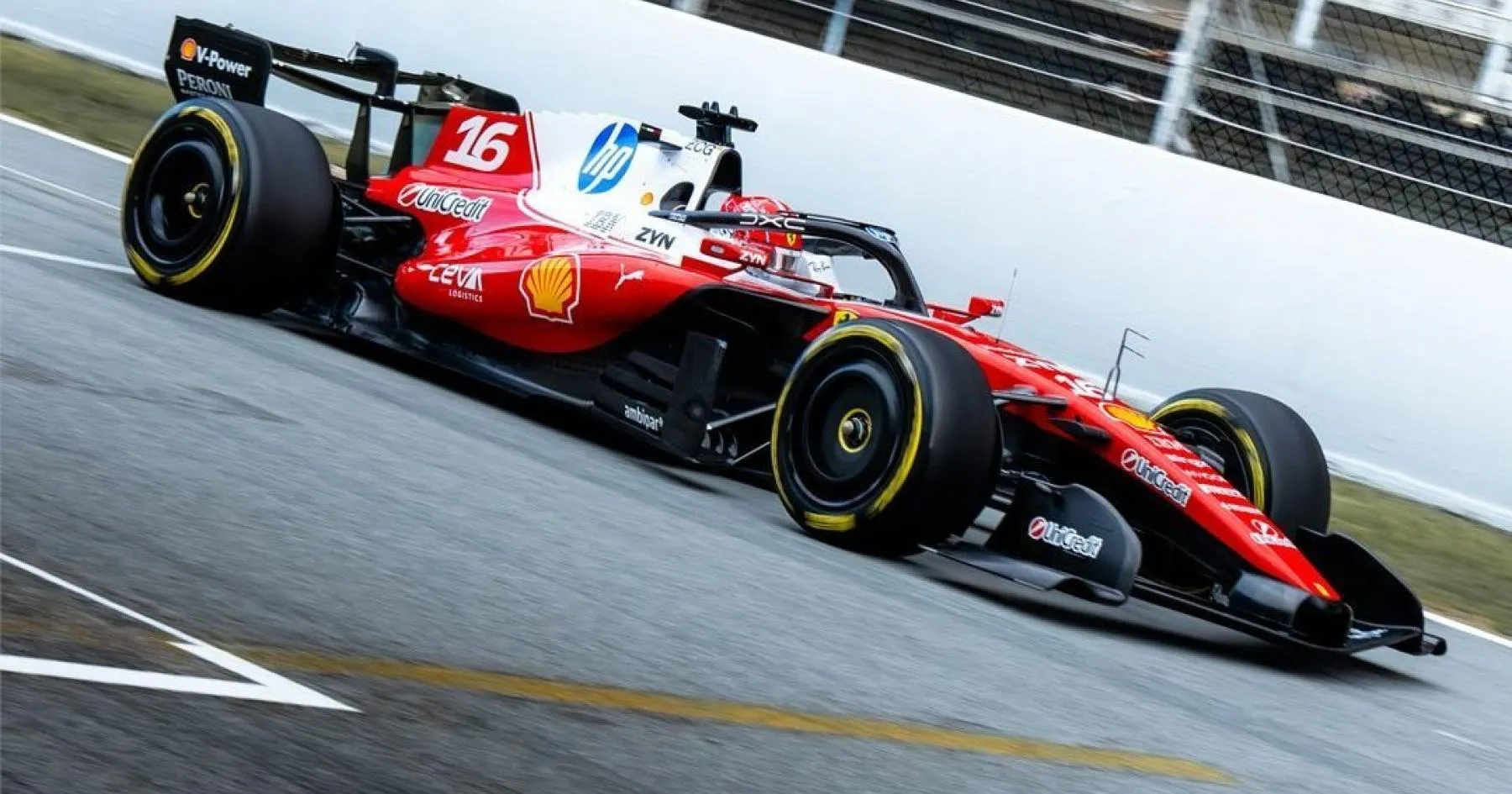 Verstappen dan Leclerc Beraksi di Tengah Hujan Barcelona - sumber: (racingnews365)