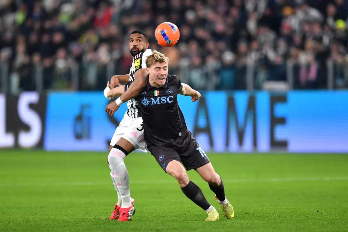 Wasit Akui Napoli Layak Dapat Penalti Lawan Juventus - sumber: (footballitalia)