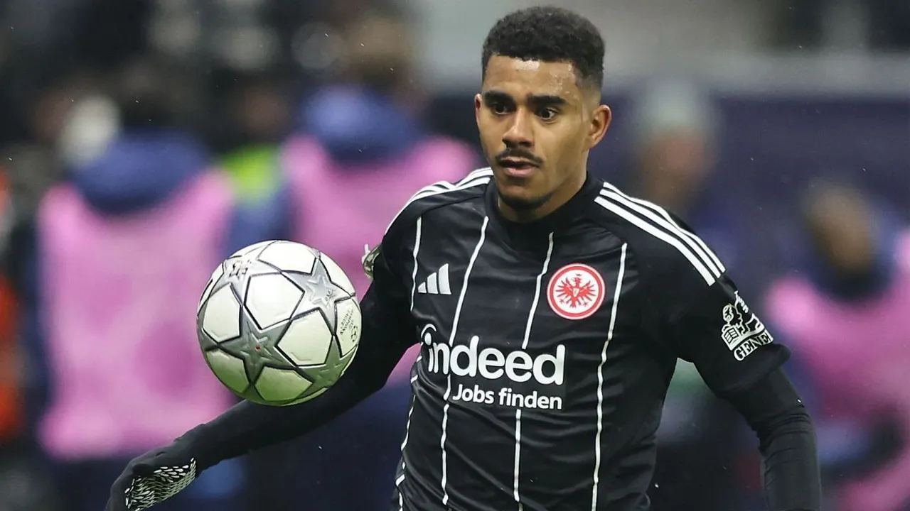 Penyerang Eintracht Frankfurt, Ansgar Knauff.