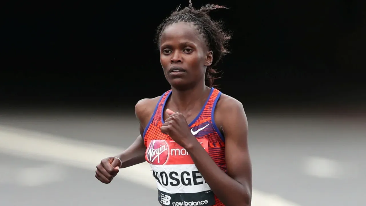 Brigid Kosgei menargetkan tampil di Olimpiade Los Angeles 2028 dengan mengenakan seragam Turkiye setelah seluruh proses administrasi rampung. (Foto: AFP)