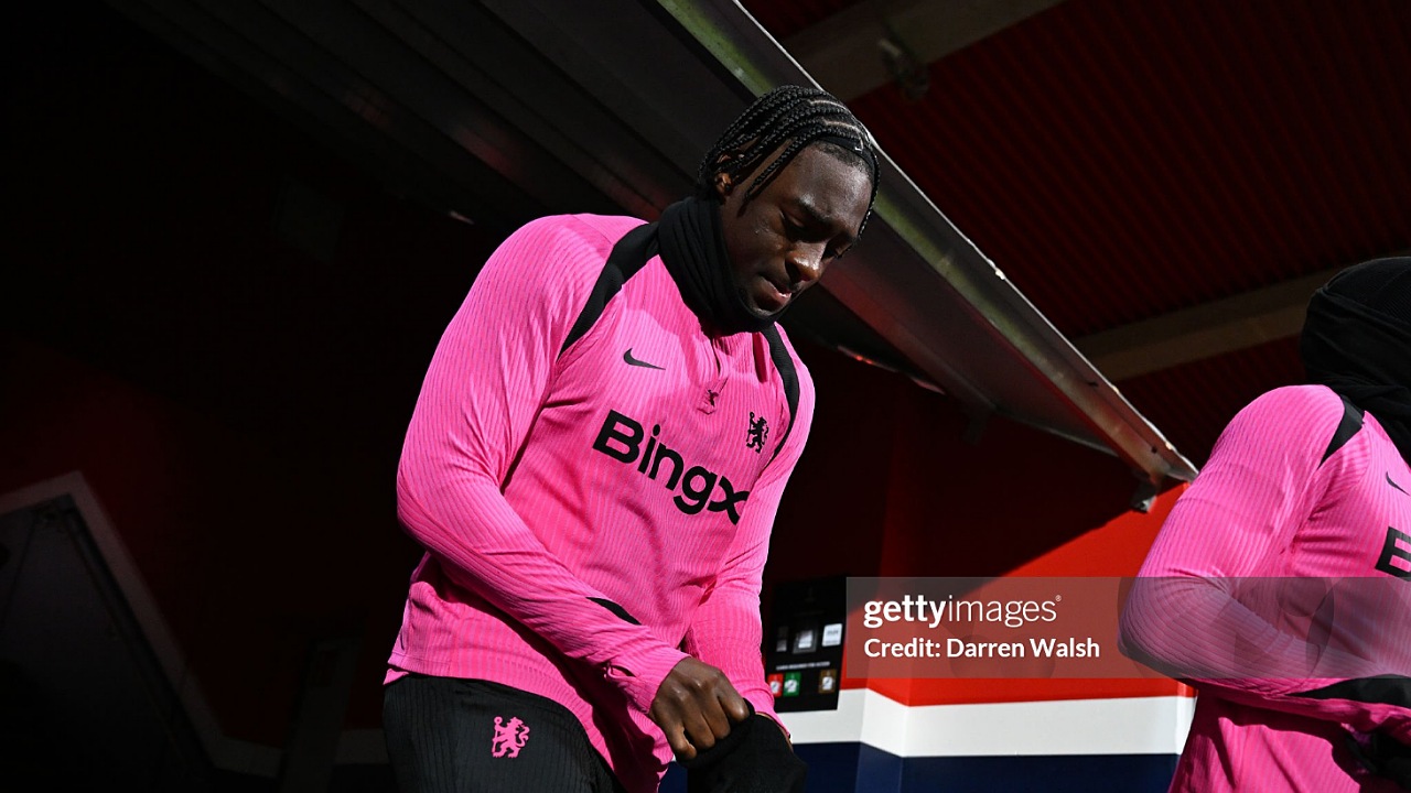 Crystal Palace Siap Saingi West Ham untuk Bek Chelsea, Axel Disasi