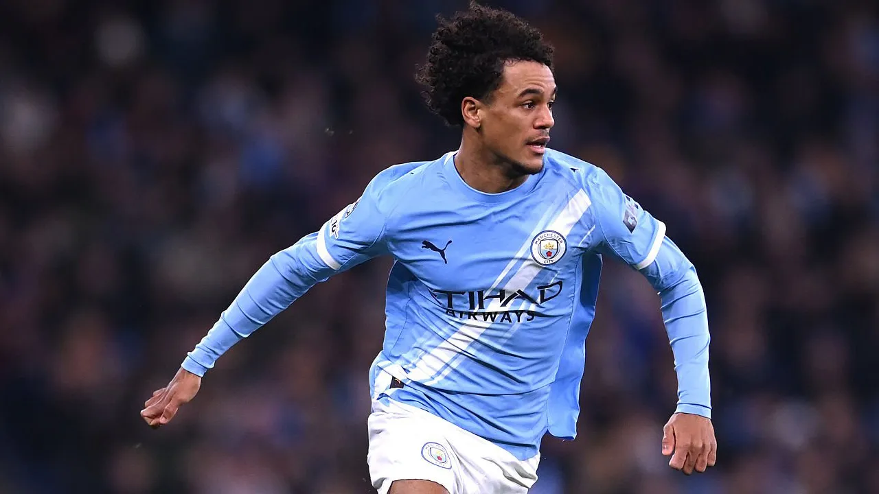 Penyerang sayap Manchester City, Oscar Bobb.