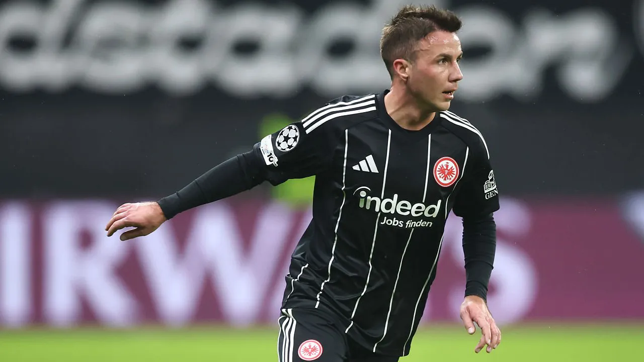 Gelandang Eintracht Frankfurt, Mario Gotze.