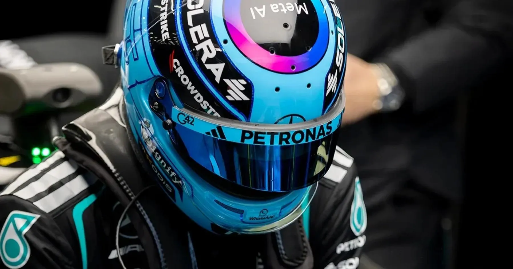 Mercedes Dominan di Barcelona, Norris Pamerkan McLaren Baru - sumber: (racingnews365)