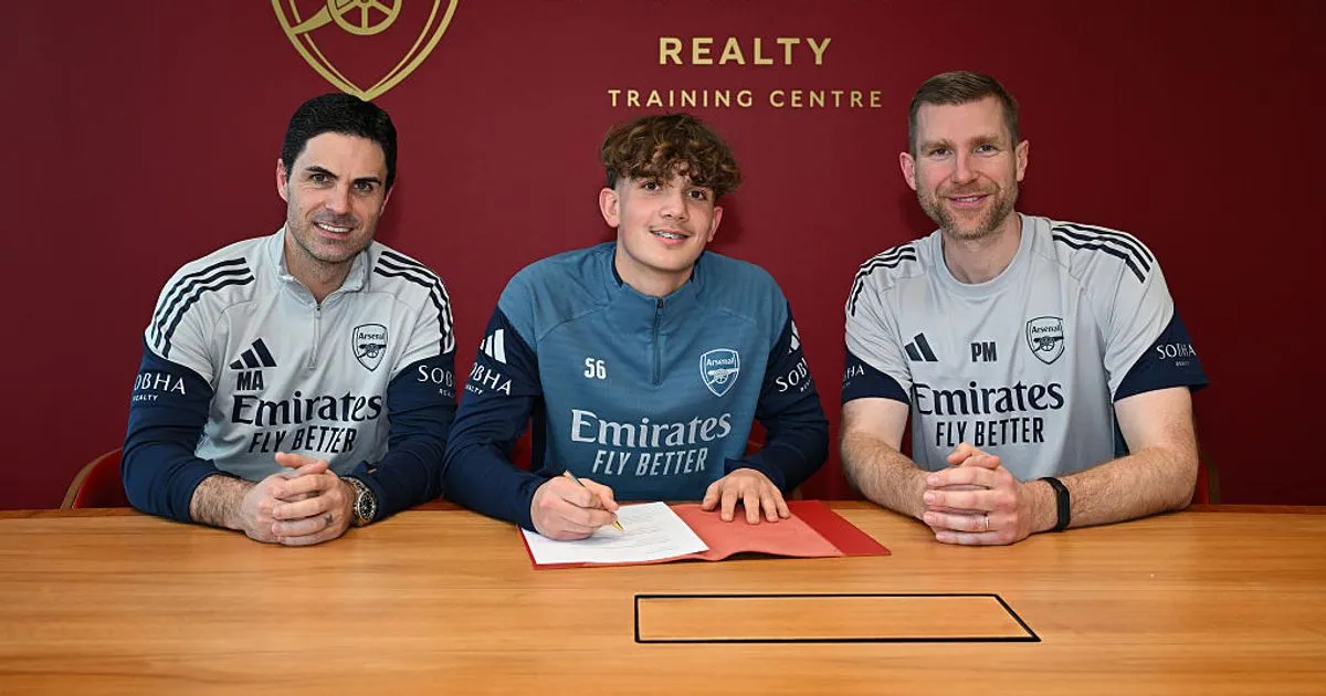 Arteta: Dowman Lebih Menjanjikan Dibanding Messi Muda - sumber: (footballlondon)