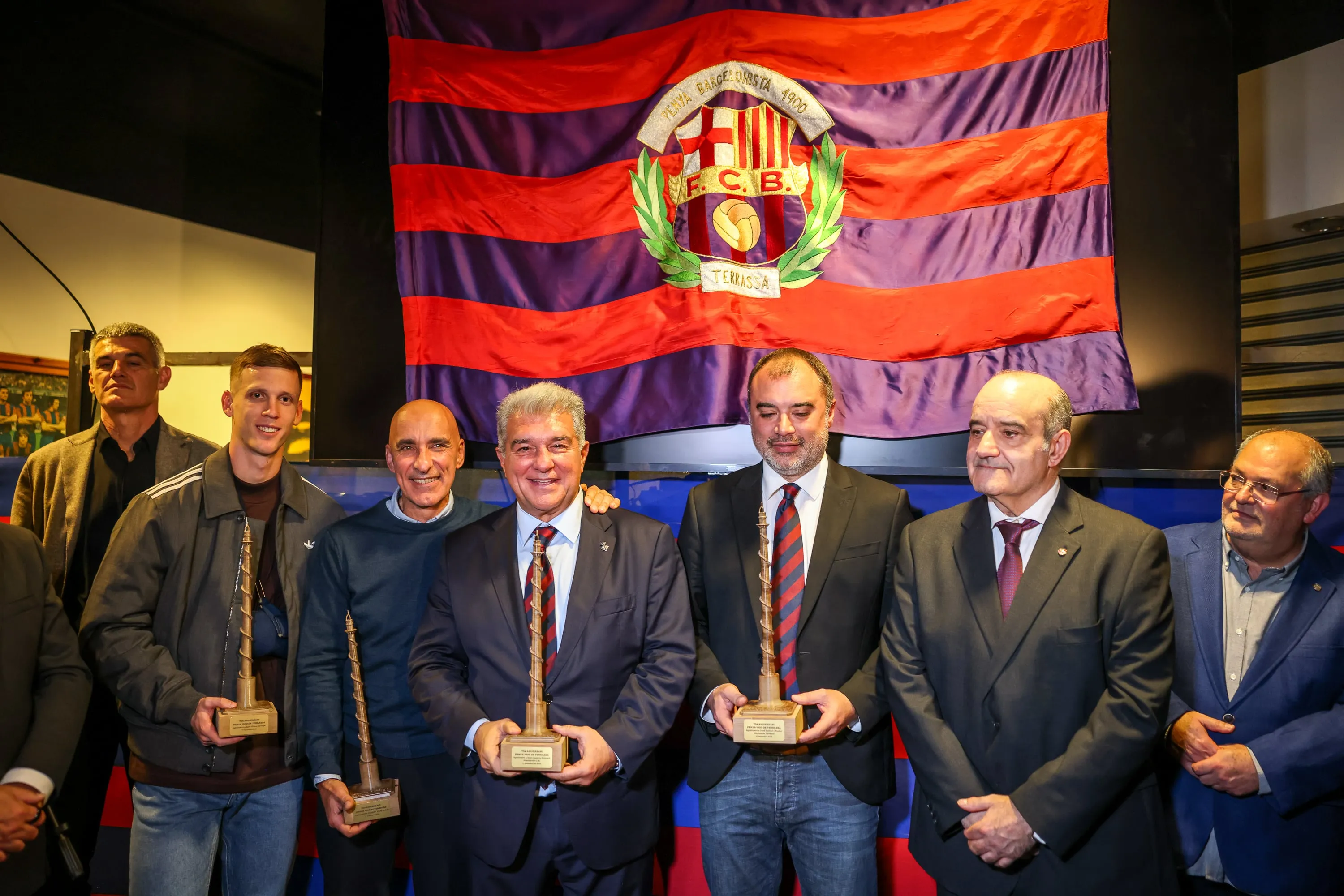 Barcelona Sepakati Pembangunan Kompleks di Dubai - sumber: (footballespana)