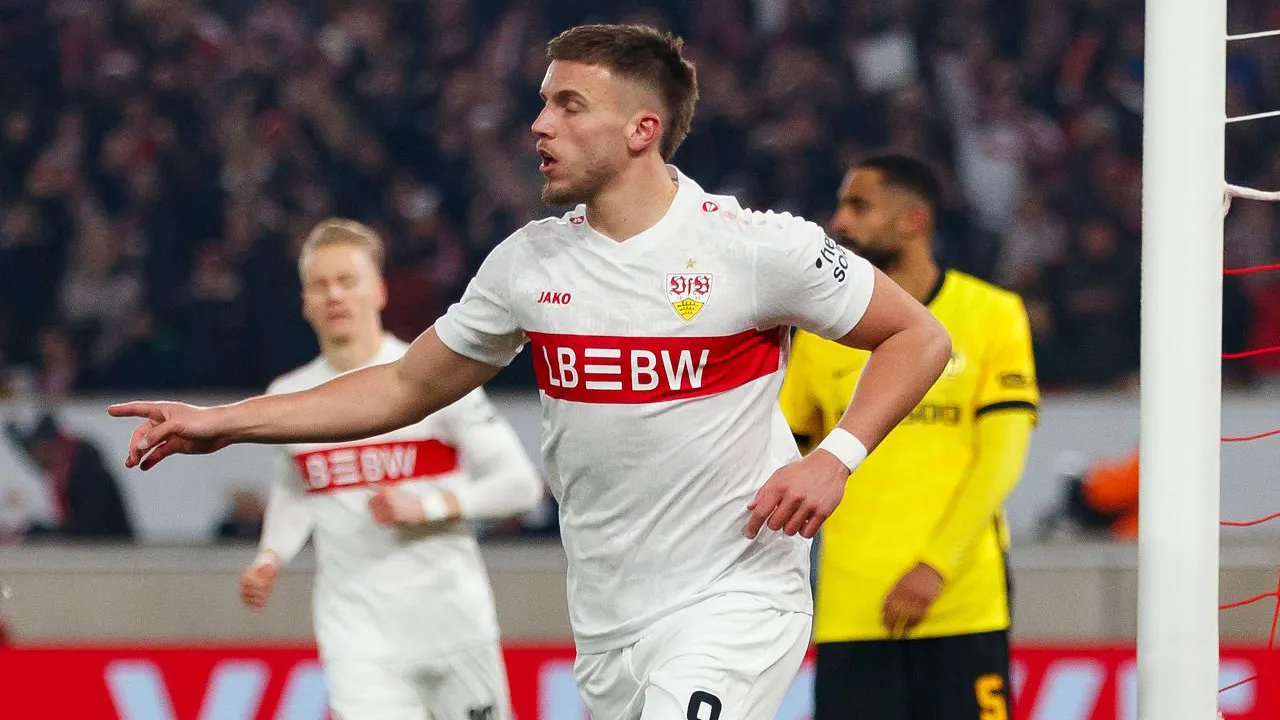 Penyerang VfB Stuttgart, Ermedin Demirovic.