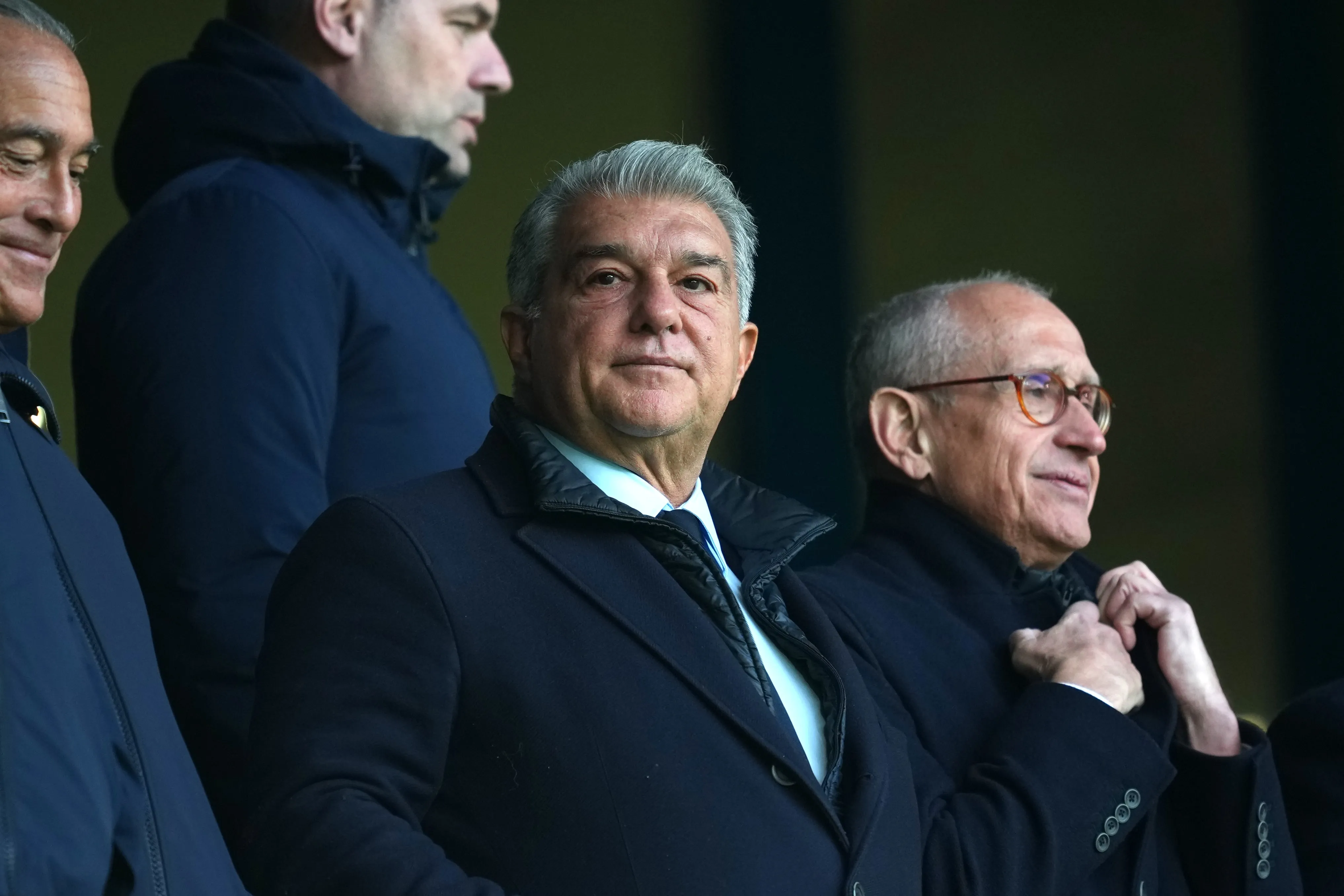 Laporta Tegaskan Bernal dan Casado Tetap di Barcelona - sumber: (footballespana)