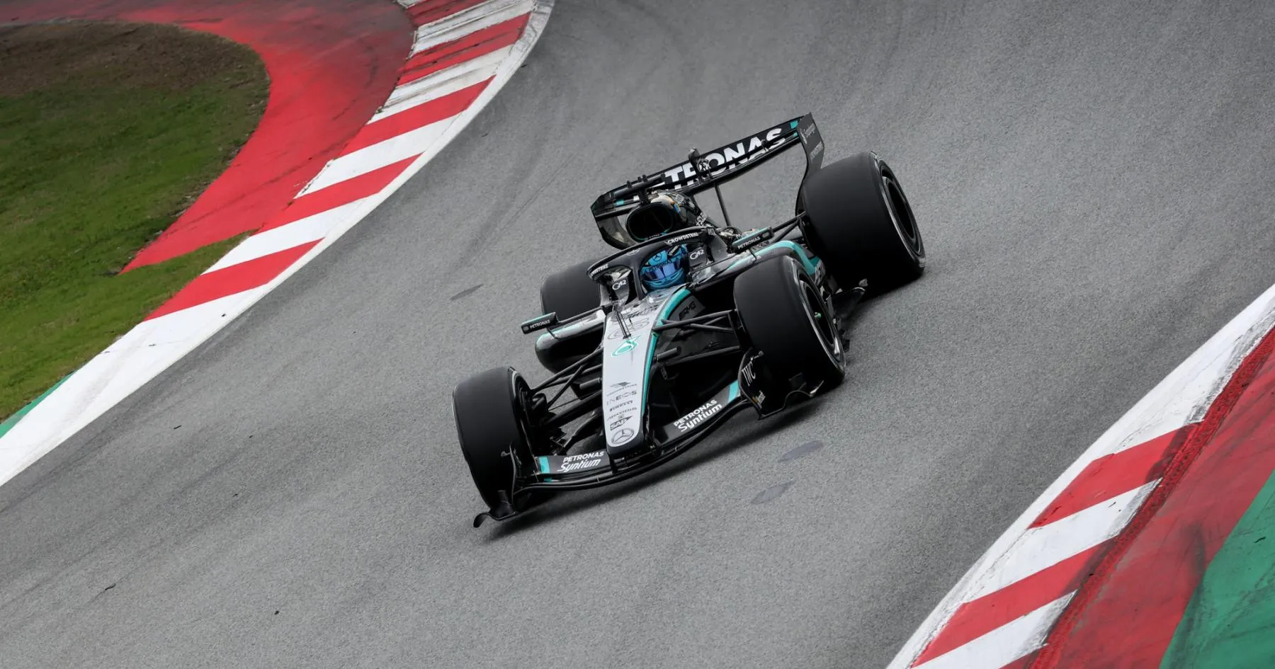 Mercedes Ungkap Kemajuan F1 2026 Usai Uji Coba Barcelona - sumber: (racingnews365)